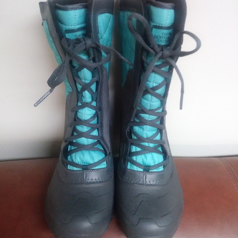 NORTH FACE WOMEN'S THERMOBALL MID BOOTS - SIZE 6 - Picture 2 of 8